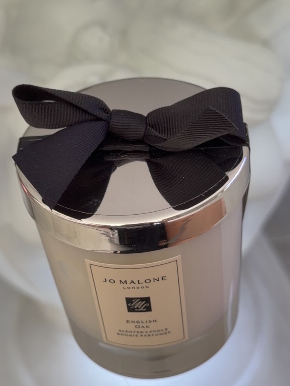 Jo Malone English Oak Candle in Cream Glass with Silver Lid - Picture 4 of 4